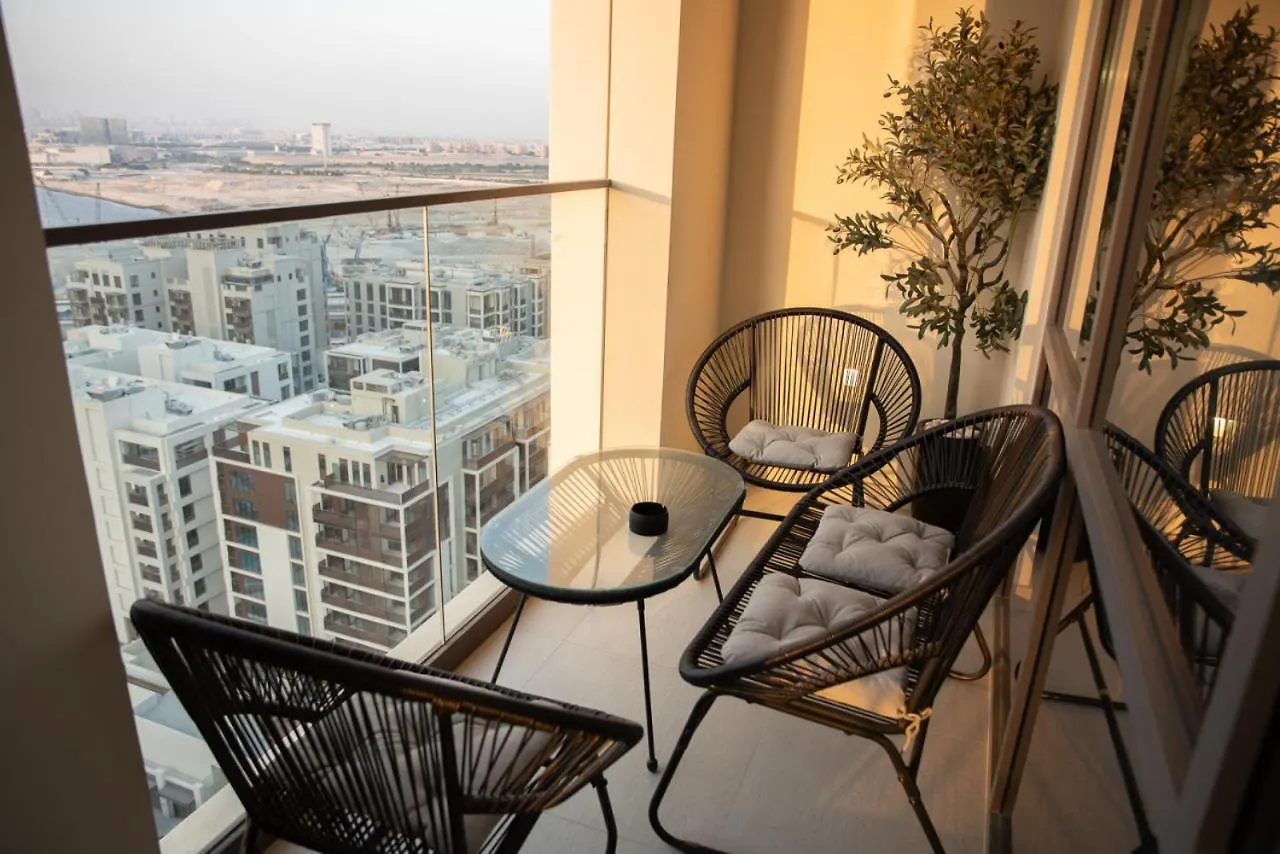 Elegant 2-Bedroom Retreat In Vida Residences Creek Beach Dubai